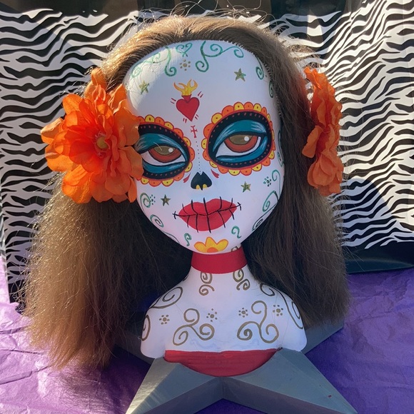 VINTAGE LA MUERTE BRATZ DOLL HEAD AND STAND - Picture 10 of 11